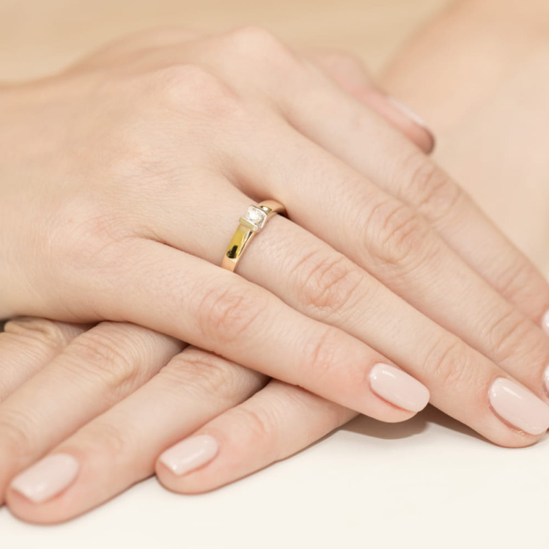 Pierścionek W249 Diament 0,10ct żółte złoto