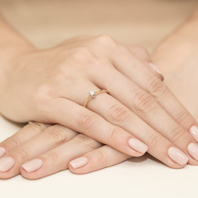 Pierścionek W319 Diament 0,10ct żółte złoto