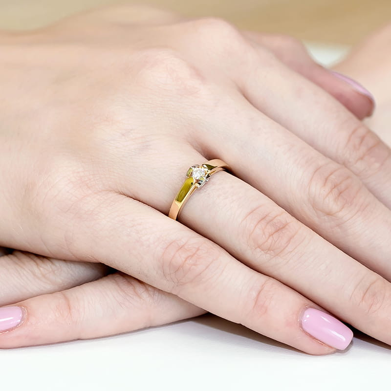 Pierścionek W320 Diament 0,09ct żółte złoto