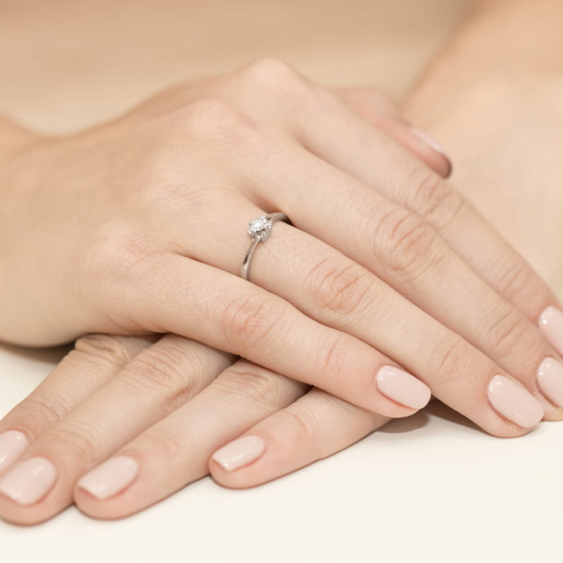 Pierścionek W318 Diament 0,10ct białe złoto