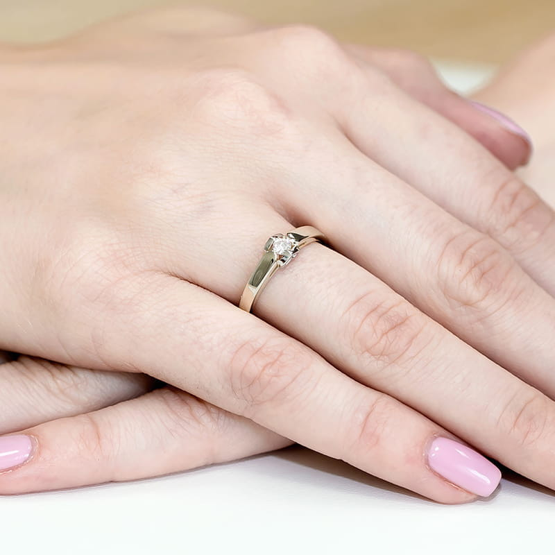 Pierścionek W320 Diament 0,04ct białe złoto