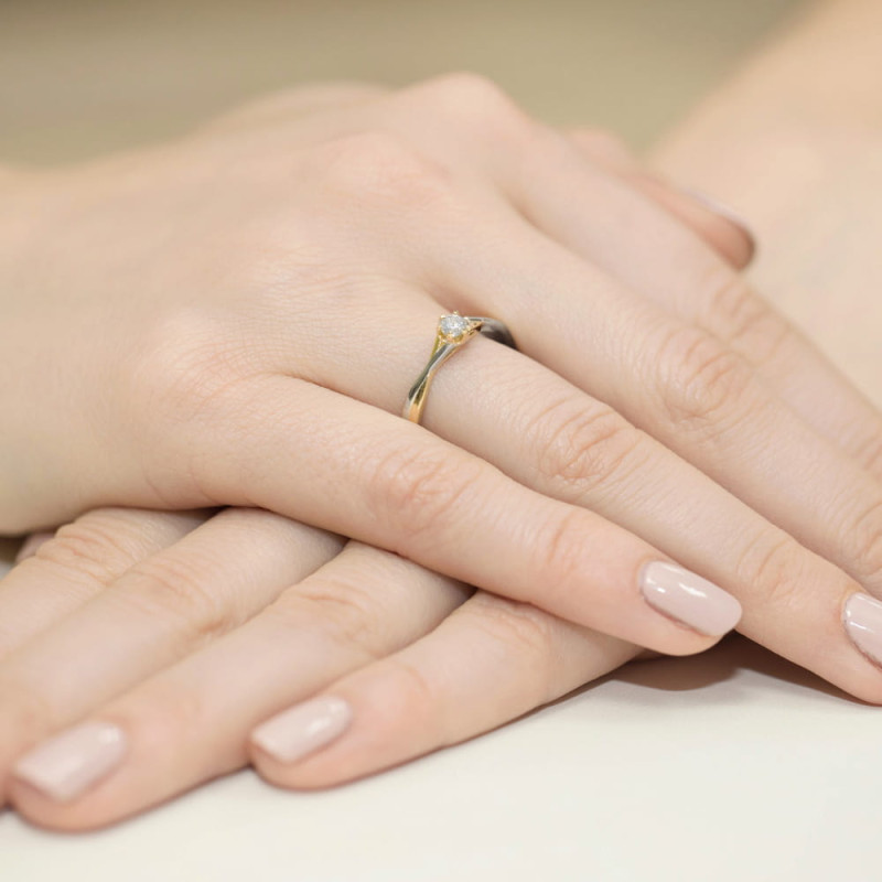 Pierścionek W340 Diament 0,12ct żółte złoto