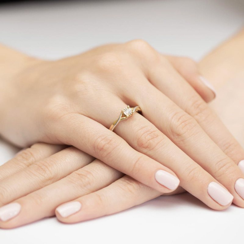 Pierścionek W361 Diament 0,08ct żółte złoto