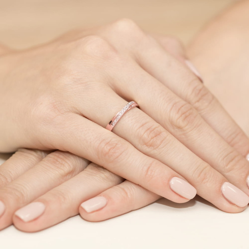 Pierścionek W305 z diamentami różowe złoto