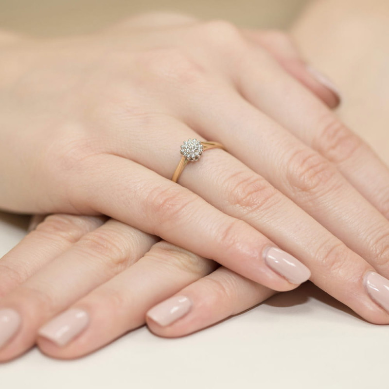 Pierścionek W401 z diamentami żółte złoto