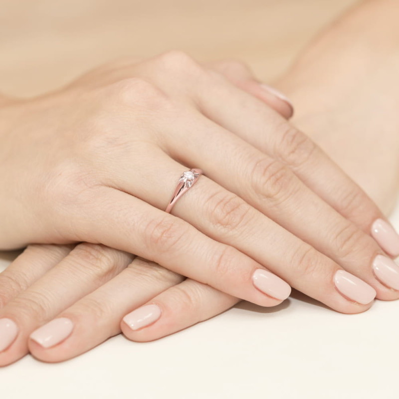 Pierścionek W331 Diament 0,10ct różowe złoto
