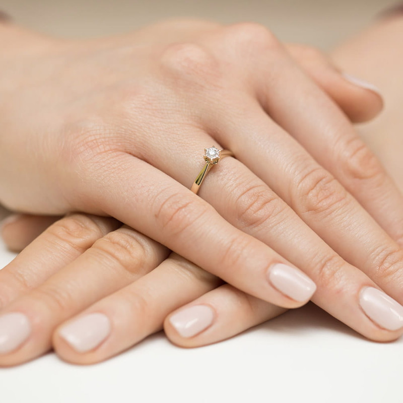 Pierścionek W426 Diament 0,05ct żółte złoto