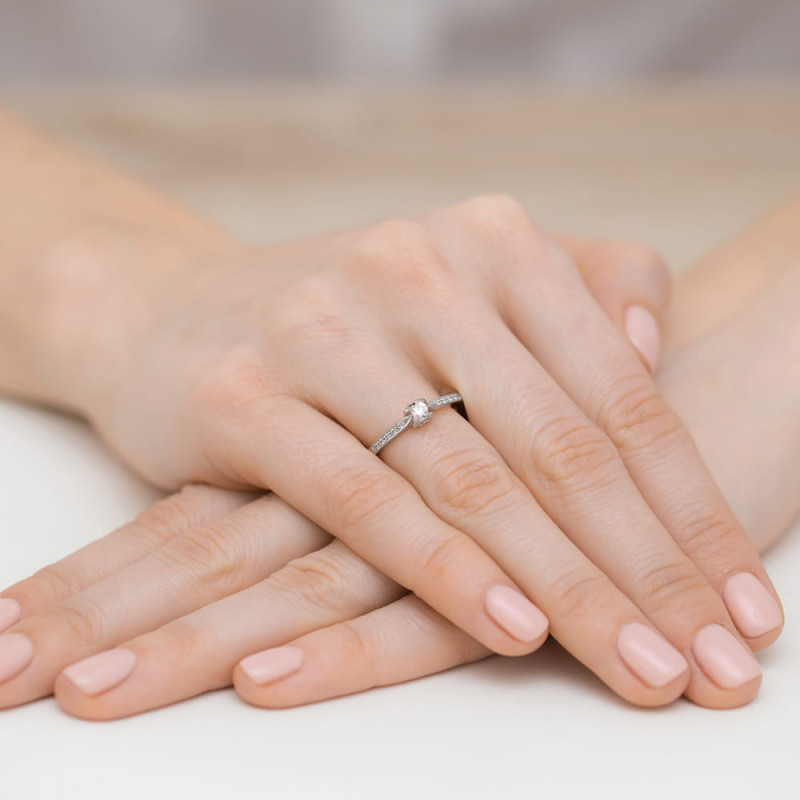 Pierścionek W435 Diament 0,10ct białe złoto