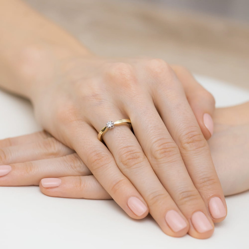 Pierścionek W450 Diament 0,10ct żółte złoto