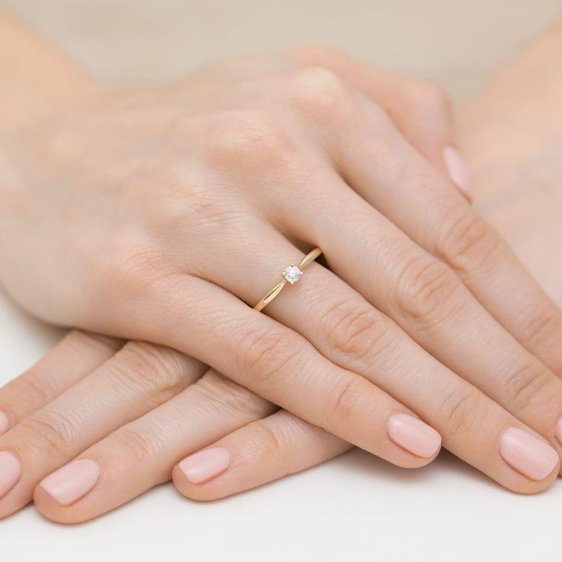 Pierścionek W461 Diament 0,03ct żółte złoto