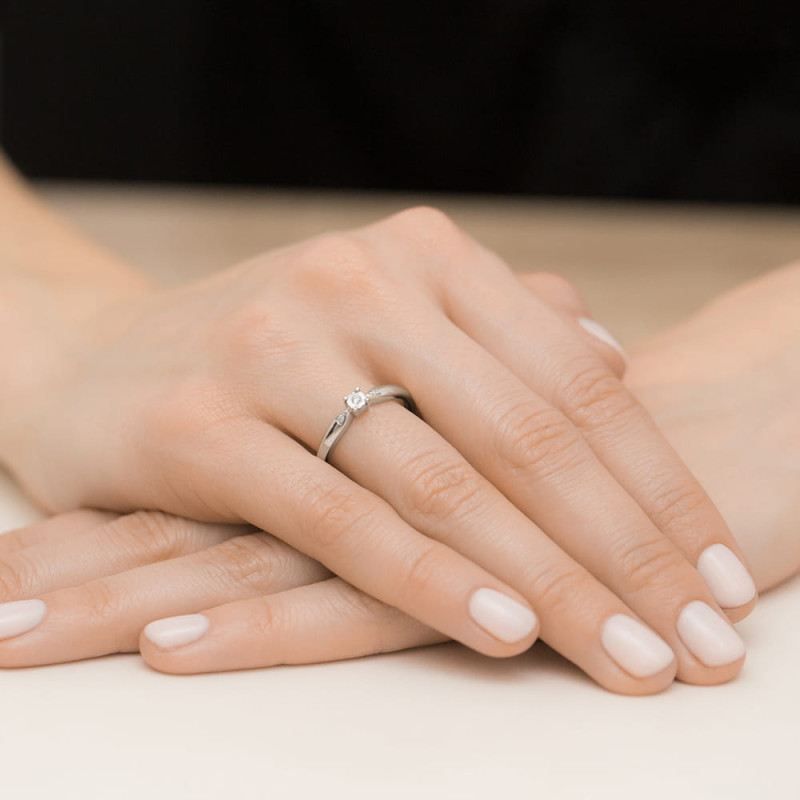 Pierścionek W469 Diament 0,02ct białe złoto