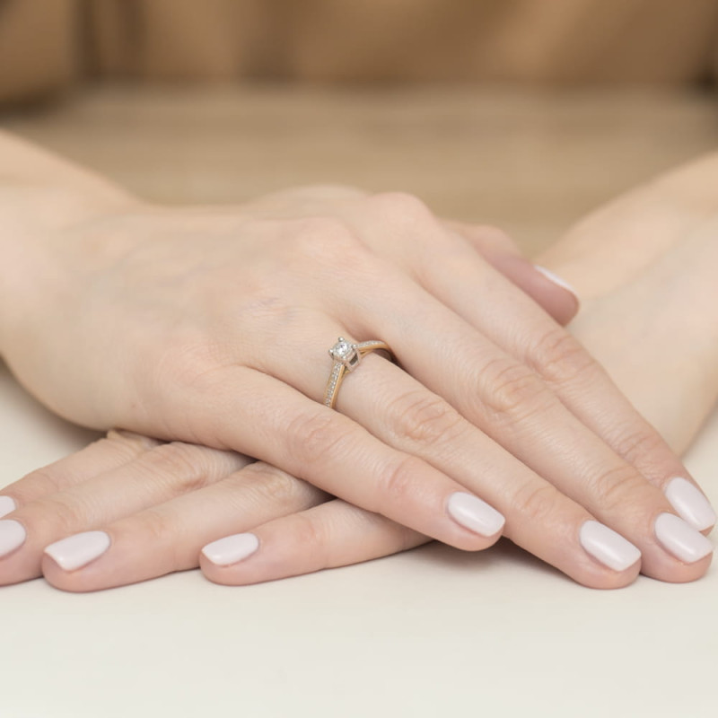 Pierścionek W474 Diament 0,08ct żółte złoto