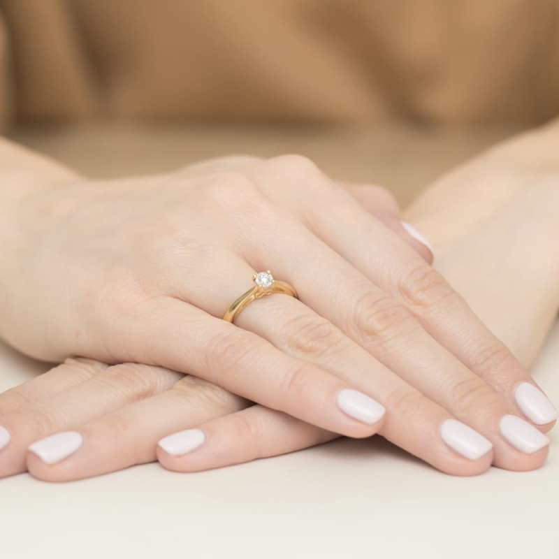 Pierścionek W475 Diament 0,08ct żółte złoto