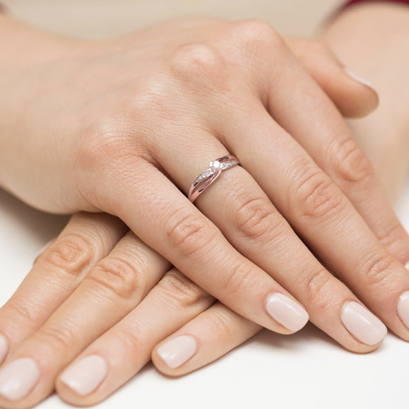Pierścionek W415 Diament 0,10ct różowe złoto