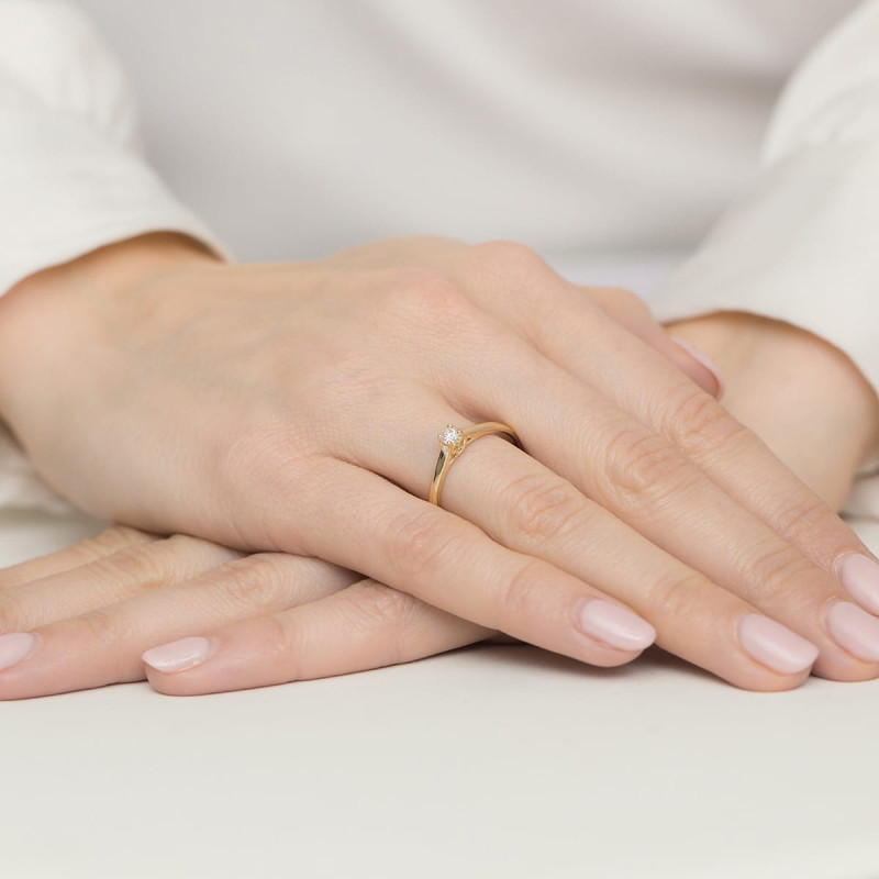Pierścionek W506 Diament 0,12ct żółte złoto