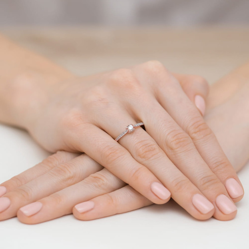 Pierścionek W435 Diament 0,10ct różowe złoto