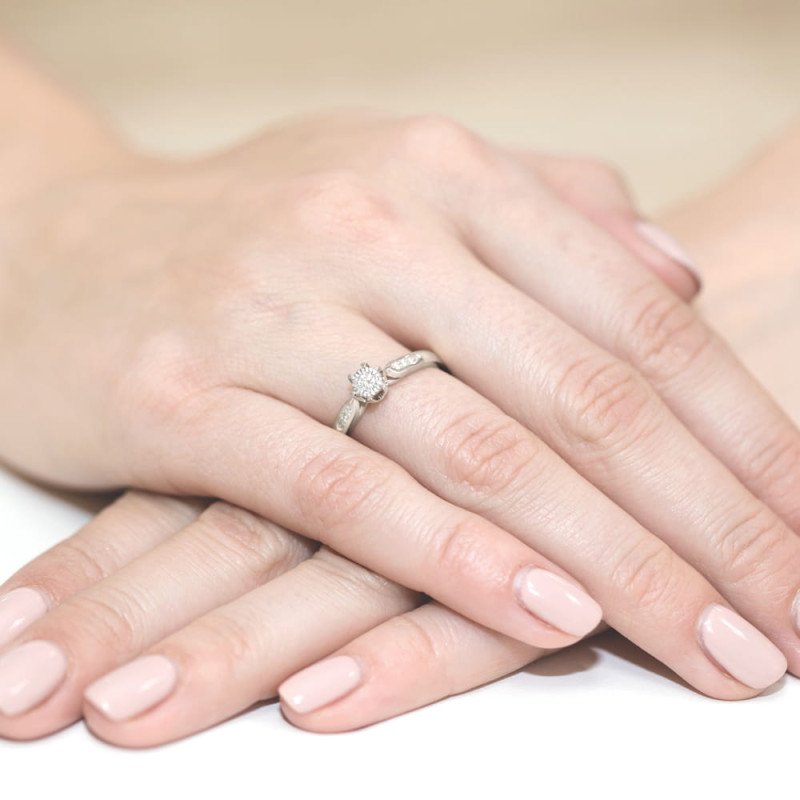 Pierścionek W328 Diament 0,08ct białe złoto