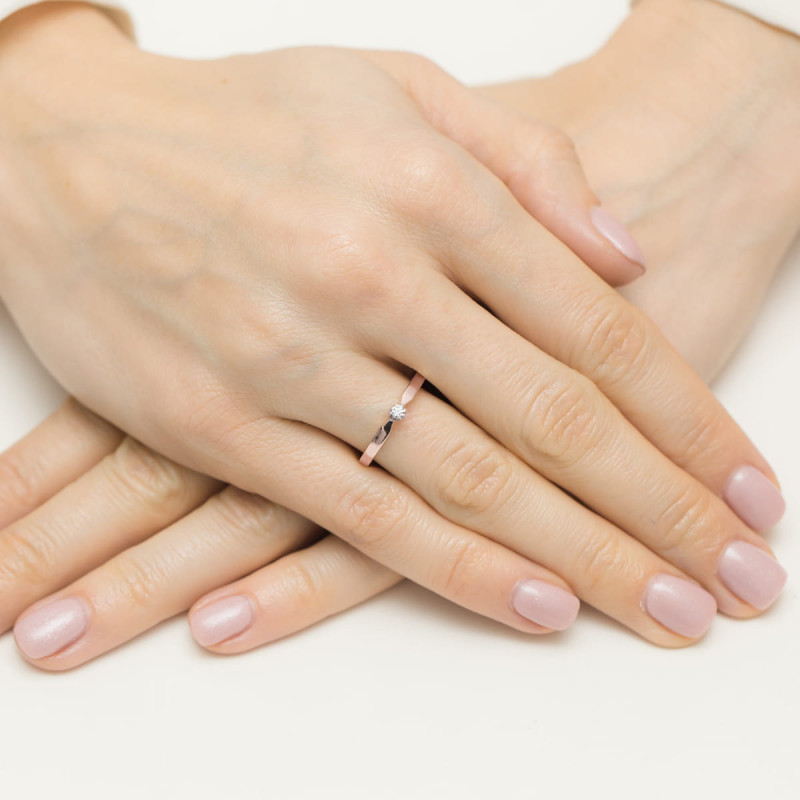 Pierścionek W561 Diament 0,04ct różowe złoto