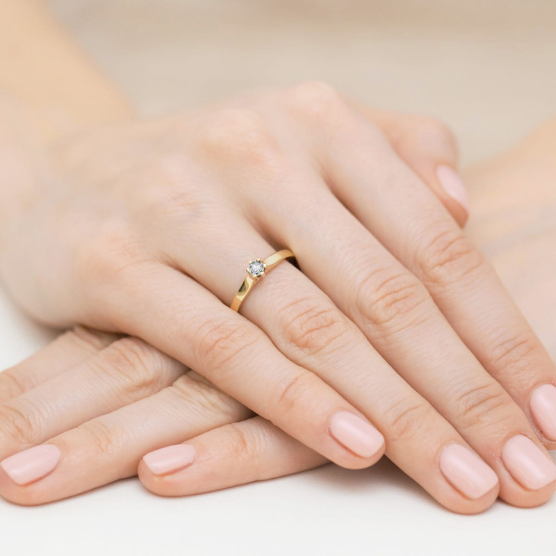 Pierścionek W222 Diament 0,12ct żółte złoto