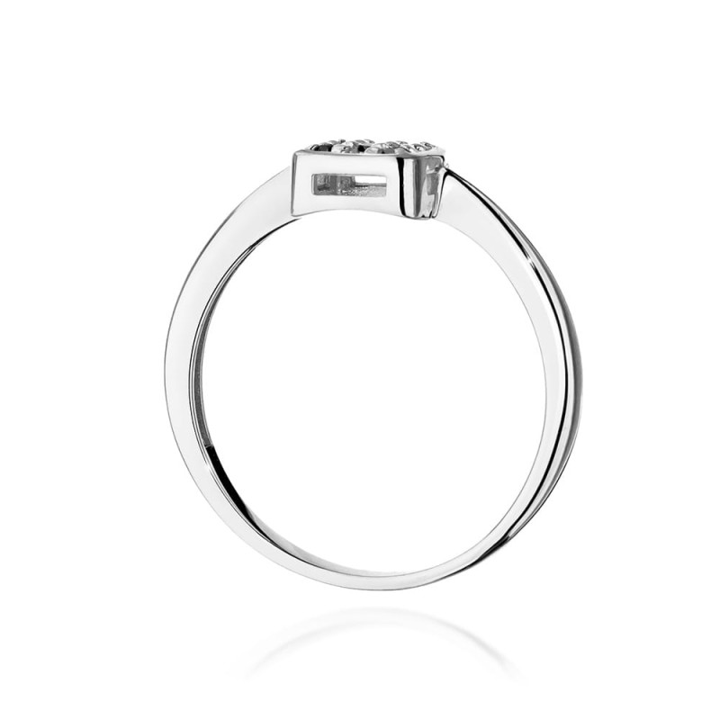 "Pierścionek W555 z czarnymi diamentami - elegancki dodatek do styli