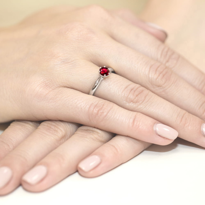 Pierścionek W074 Rubin 0,60ct białe złoto