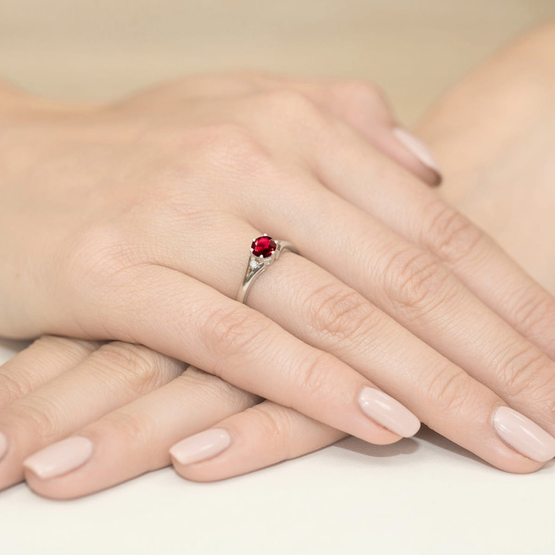 Pierścionek W076 Rubin 0,60ct białe złoto