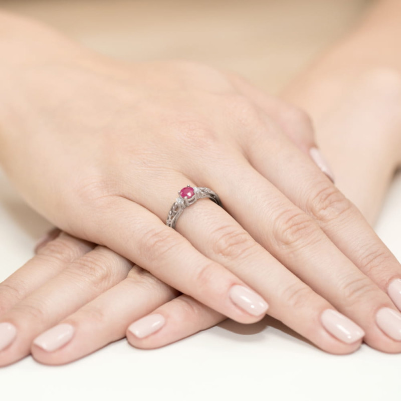 Pierścionek W014 Rubin 0,60ct białe złoto