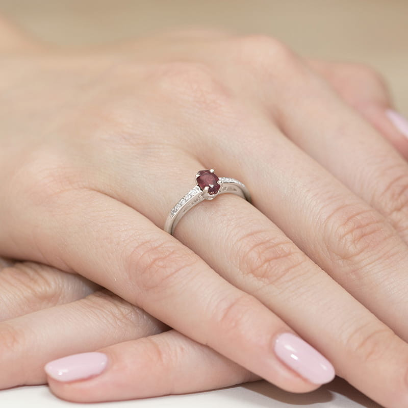 Pierścionek W067 Rubin 0,60ct białe złoto