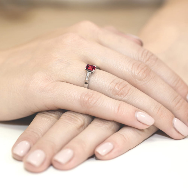 Pierścionek W078 Rubin 0,80ct białe złoto
