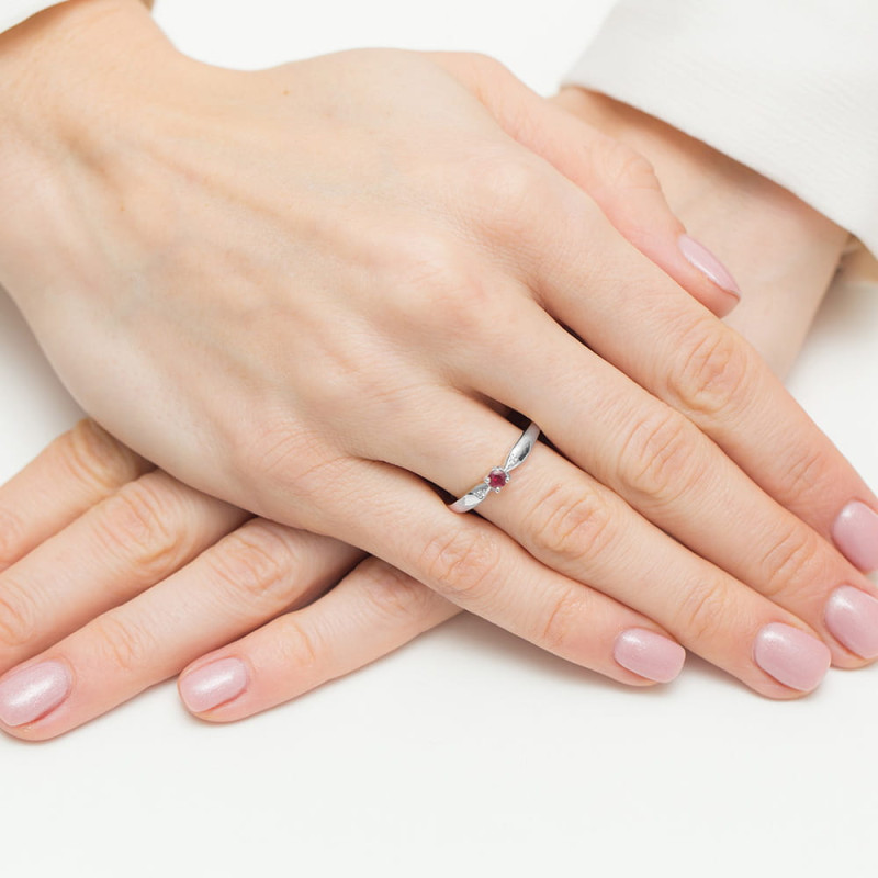 Pierścionek W0469 Rubin 0,15ct białe złoto