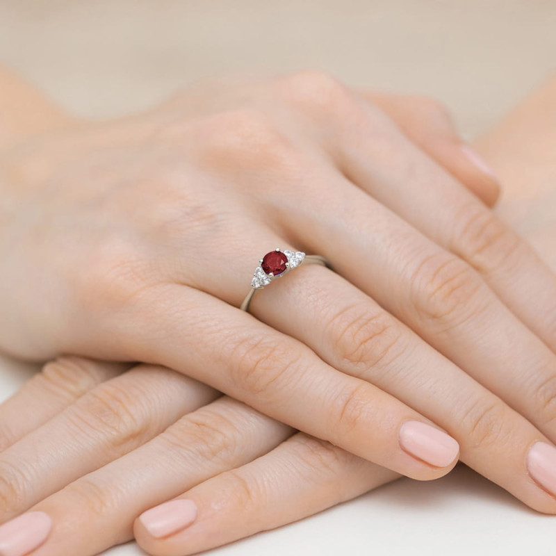 Pierścionek W451 1 Rubin 0,60ct białe złoto
