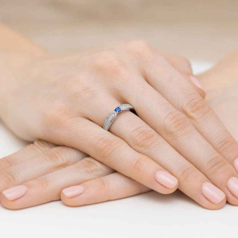 Pierścionek W449 Szafir 0,15ct białe złoto