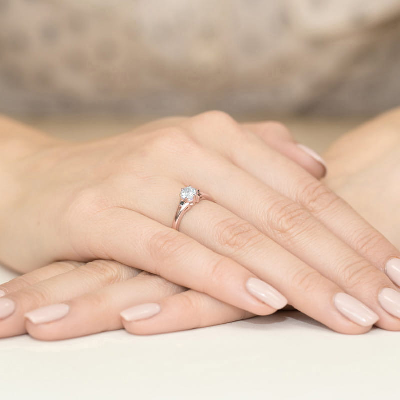 Pierścionek W076 2 Biały Szafir 0,60ct różowe złoto
