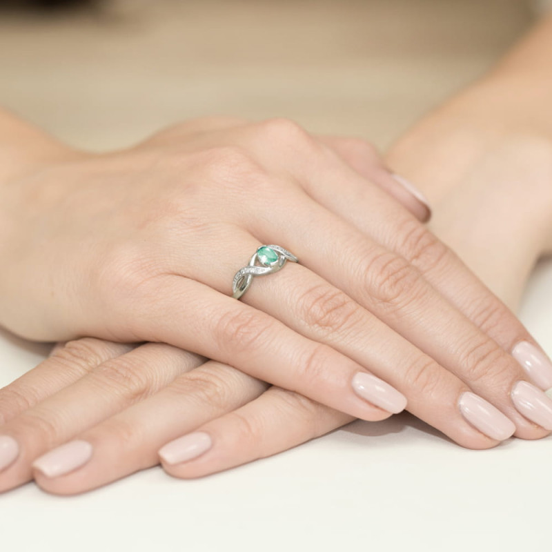 Pierścionek W028 Szmaragd 0,40ct białe złoto