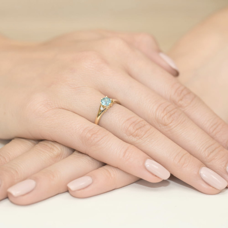 "Pierścionek W076 Topaz 0,50ct - Ekskluzywny pierścionek z żółte