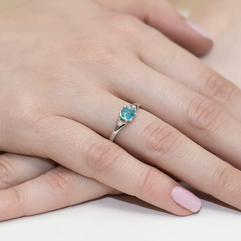Pierścionek W044 Topaz 0,70ct białe złoto