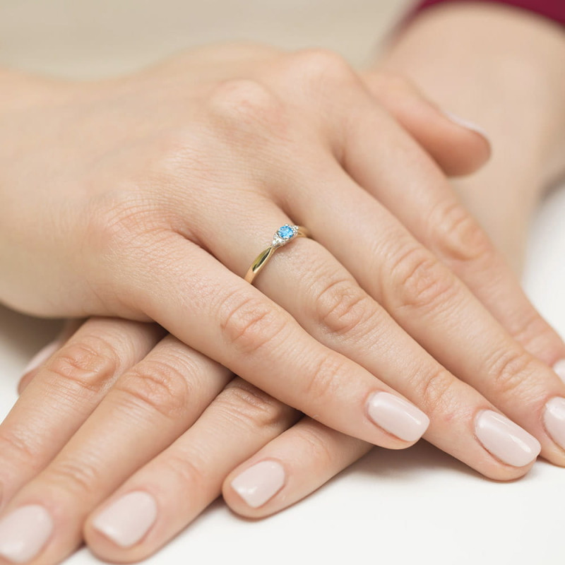 "Pierścionek W428 Topaz 0,15ct w żółtym złocie | Daimana.pl - Na