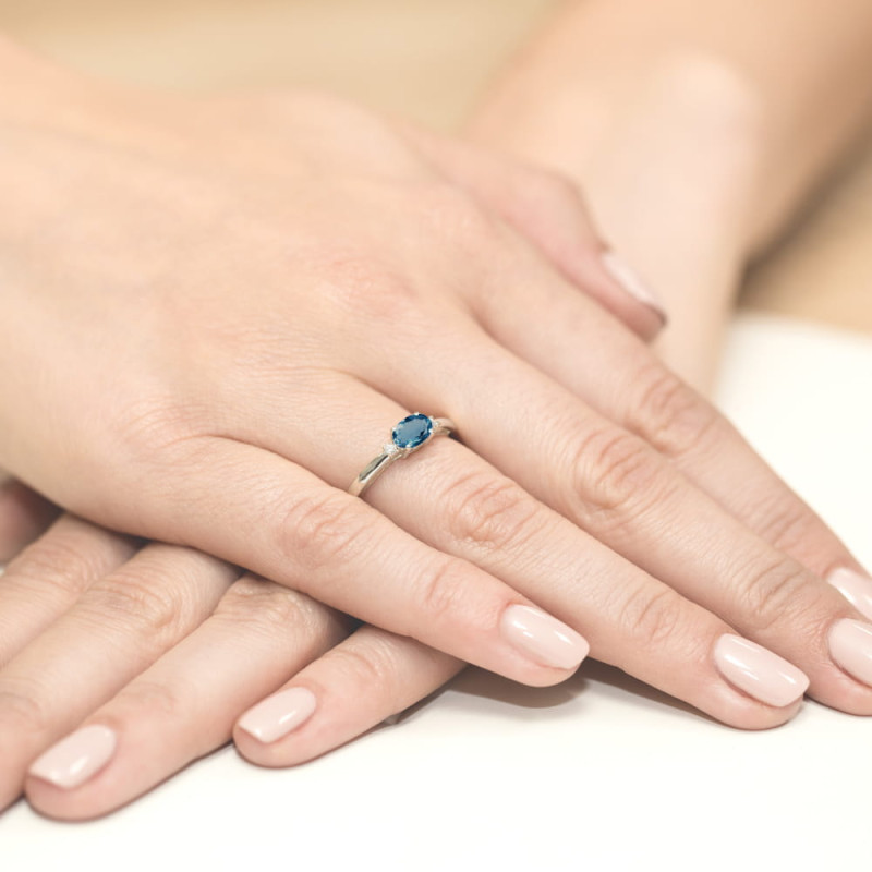 Pierścionek W006 Topaz London Blue 0,50ct białe złoto