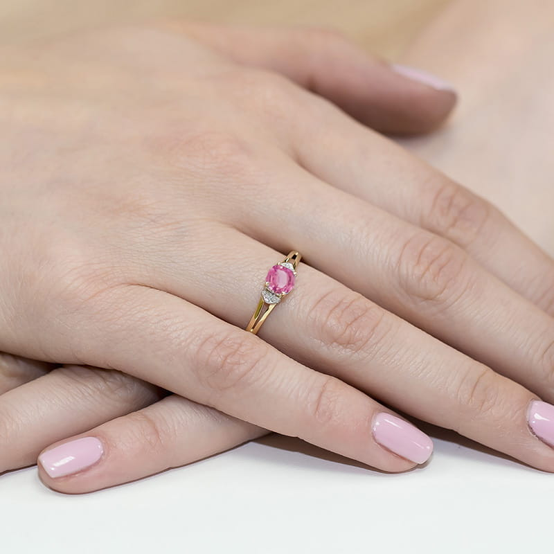 "Pierścionek W039 Różowy Topaz 0,65ct Żółte Złoto - Daimana.pl
