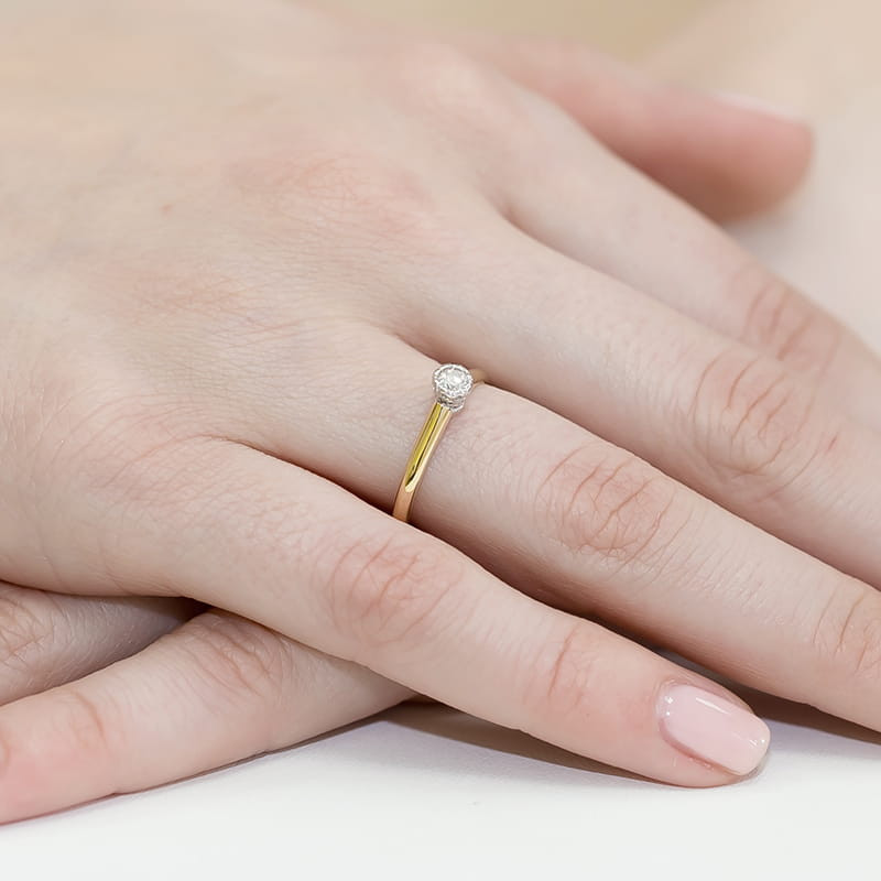 "Pierścionek W042 Diament 0,13ct żółte złoto - Daimana.pl | Najw