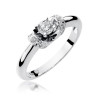 Pierścionek W043 Diament 0,24ct białe złoto