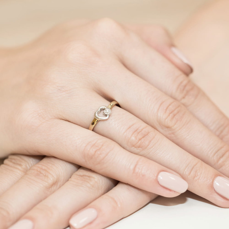 "Pierścionek W188 Diament 0,02ct w żółtym złocie - Daimana.pl"