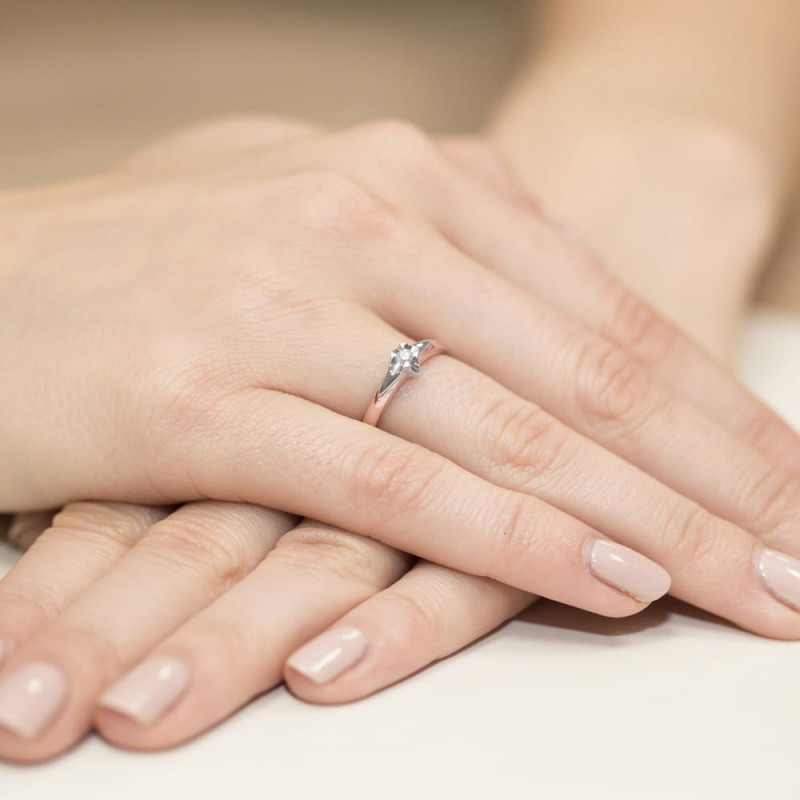 Pierścionek W088 Diament 0,04ct różowe złoto