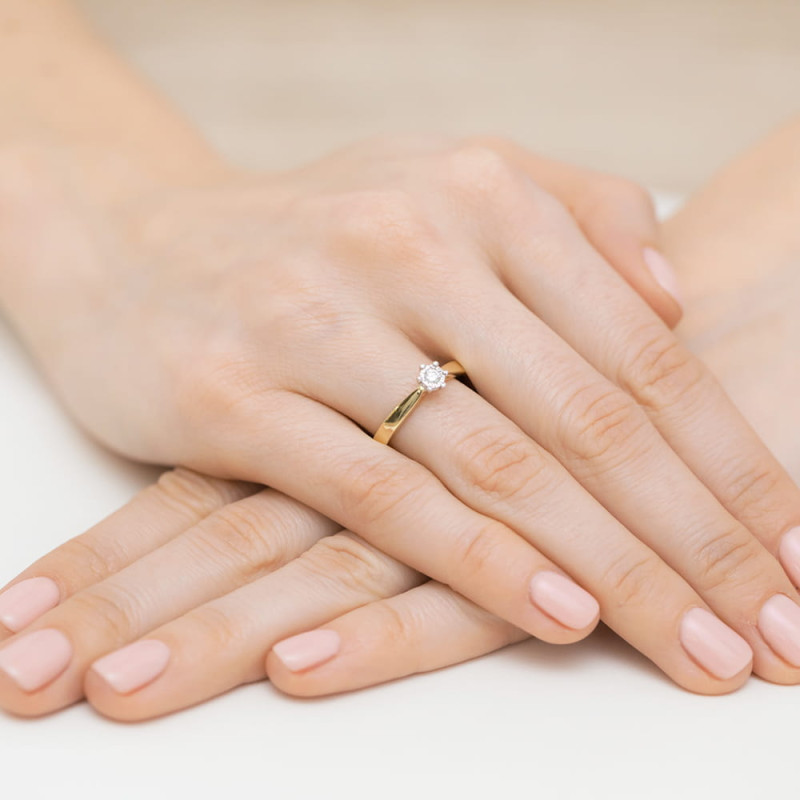 Pierścionek W222 Diament 0,10ct żółte złoto